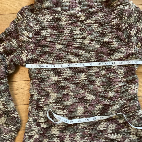 Beautiful vintage cowl neck sweater, purple/green/tan variegated acrylic… - Picture 7 of 10